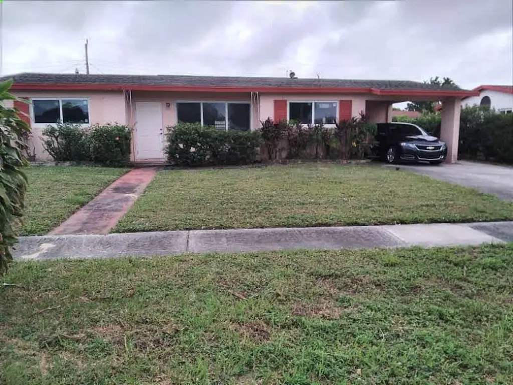 321 W 18th Street Riviera Beach FL 33404