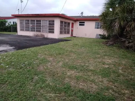 321 W 18th Street Riviera Beach FL 33404