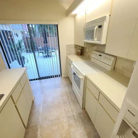 421 Live Oak Lane Boynton Beach FL 33436