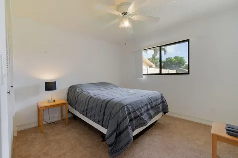 14 Grange Place Boynton Beach FL 33426