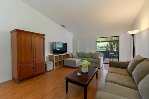 14 Grange Place Boynton Beach FL 33426