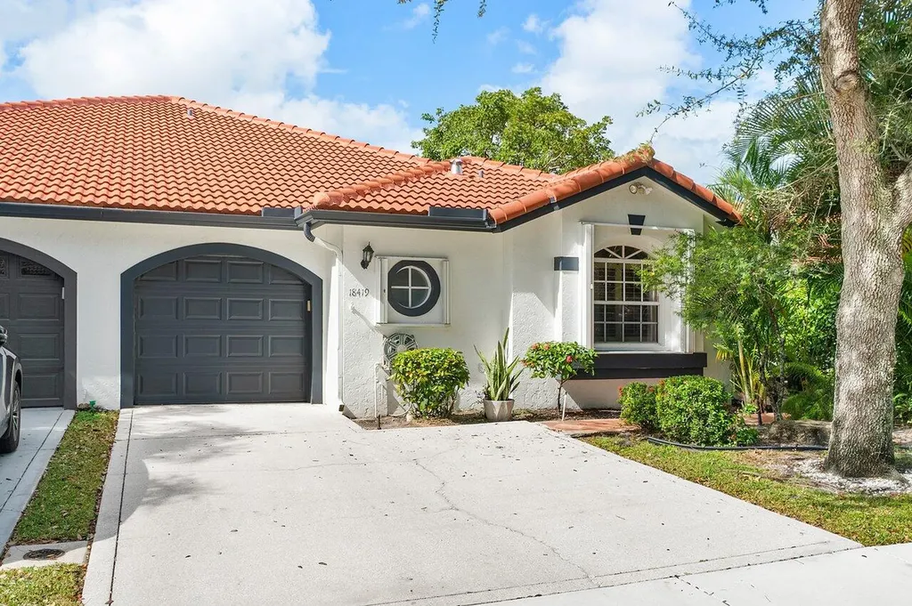 18419 Via Di Regina Boca Raton FL 33496