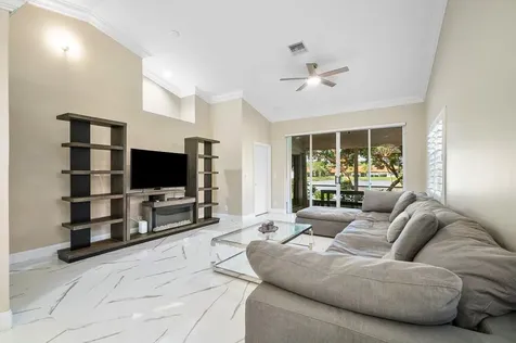 18419 Via Di Regina Boca Raton FL 33496