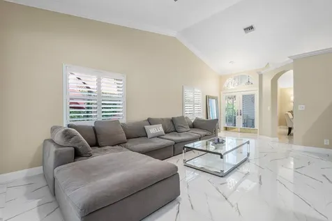 18419 Via Di Regina Boca Raton FL 33496