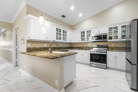 18419 Via Di Regina Boca Raton FL 33496