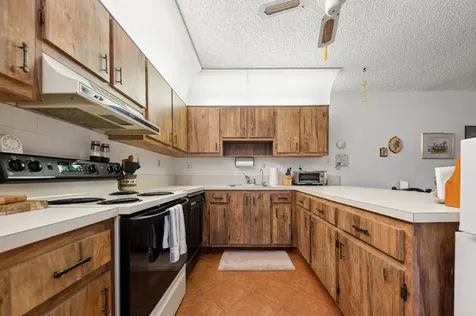 556 Se 28th Circle Boynton Beach FL 33435