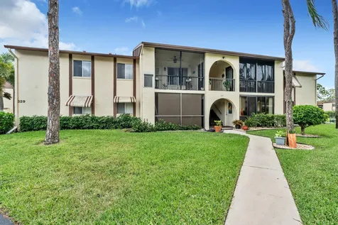 329 Knotty Pine Circle Greenacres FL 33463