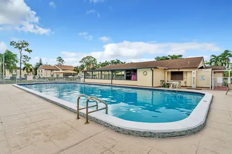 329 Knotty Pine Circle Greenacres FL 33463