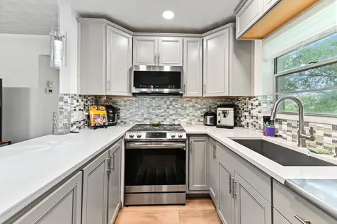 204 Ellesmere D Deerfield Beach FL 33442
