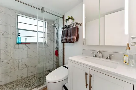 204 Ellesmere D Deerfield Beach FL 33442