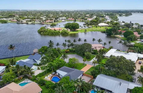 917 Sw 38th Court Boynton Beach FL 33435
