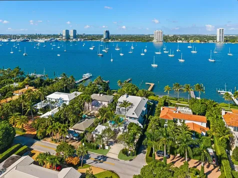 1246 N Lake Way Palm Beach FL 33480