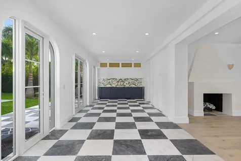 1246 N Lake Way Palm Beach FL 33480