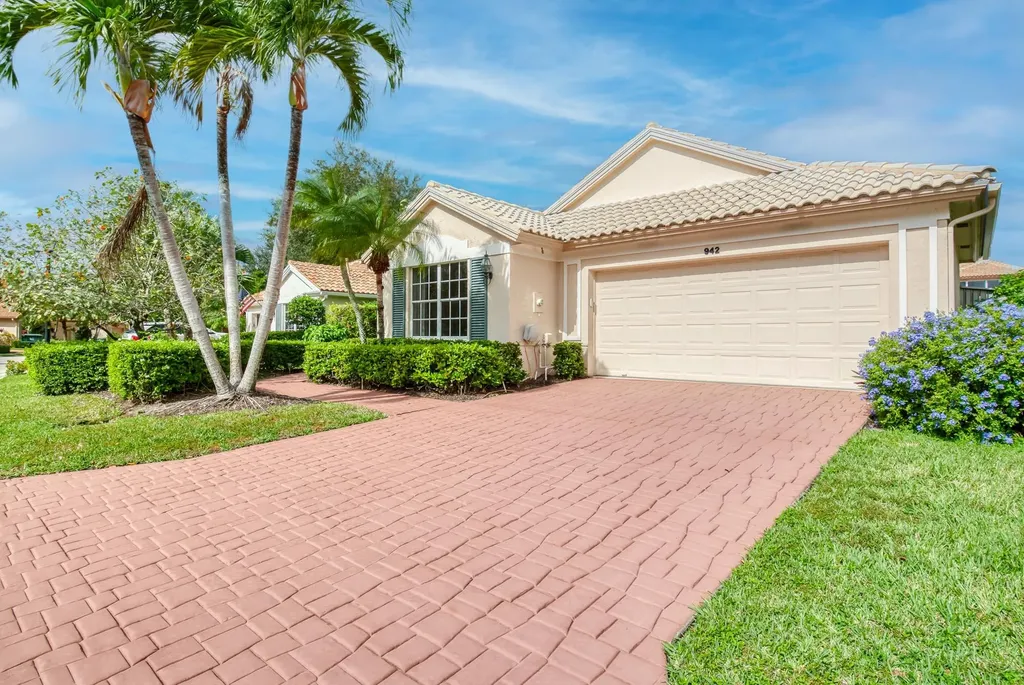 942 Augusta Pointe Drive Palm Beach Gardens FL 33418