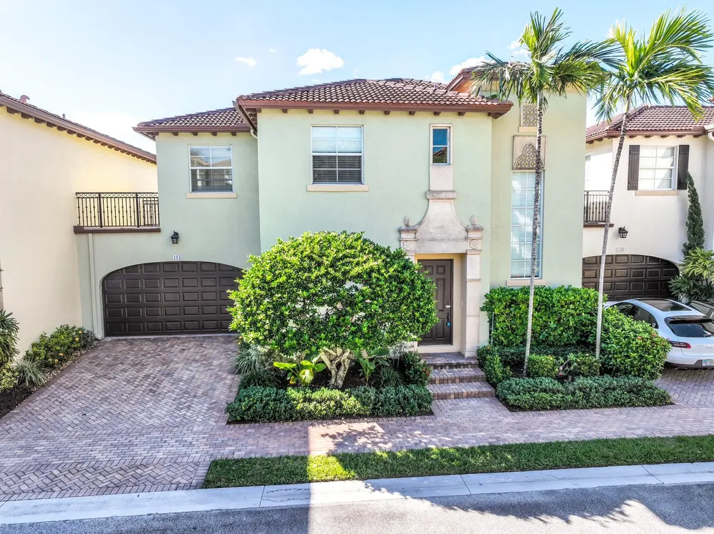 104 Via Poinciana Lane Boca Raton FL 33487