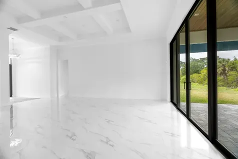 138 Se Via Lago Garda Port Saint Lucie FL 34952