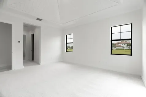 138 Se Via Lago Garda Port Saint Lucie FL 34952