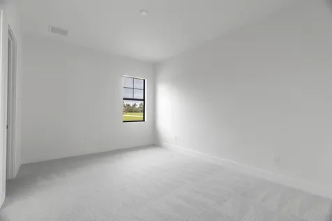 138 Se Via Lago Garda Port Saint Lucie FL 34952