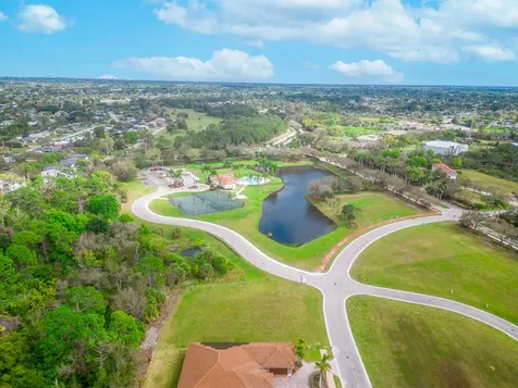 138 Se Via Lago Garda Port Saint Lucie FL 34952