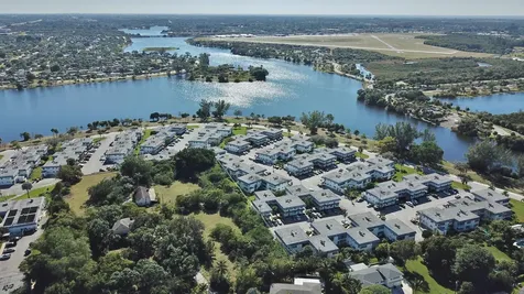 3040 Lake Osborne Drive Lake Worth Beach FL 33461