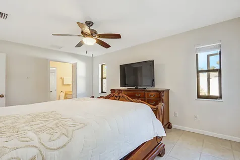 1991 Se Aires Lane Port Saint Lucie FL 34984