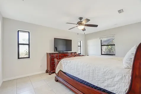 1991 Se Aires Lane Port Saint Lucie FL 34984