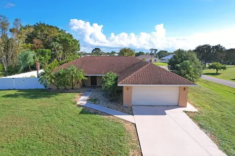 1991 Se Aires Lane Port Saint Lucie FL 34984