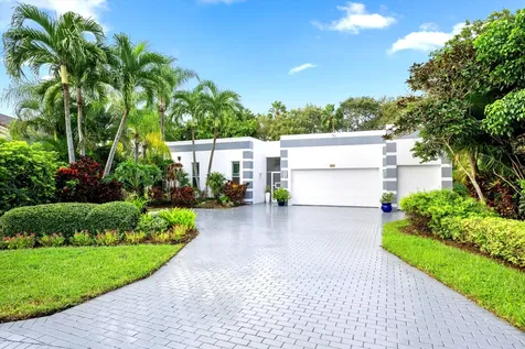 25 Sutton Drive Boynton Beach FL 33436