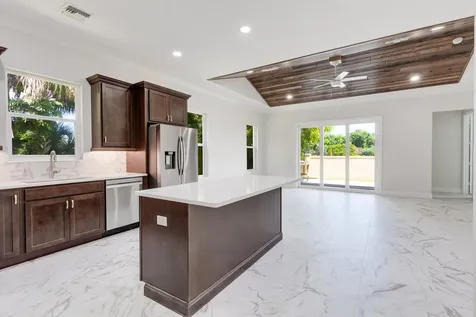 1805 Bridgepointe Circle Vero Beach FL 32967