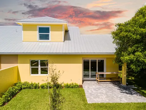 1805 Bridgepointe Circle Vero Beach FL 32967
