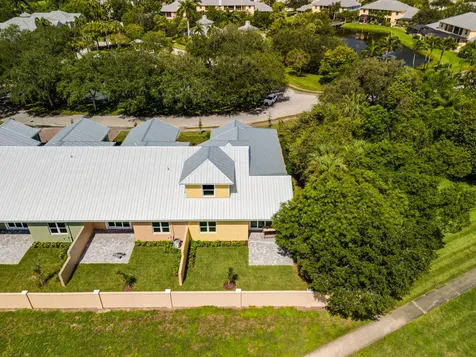 1805 Bridgepointe Circle Vero Beach FL 32967
