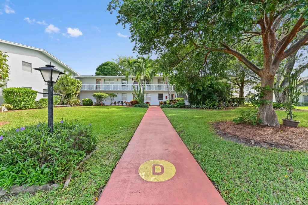 203 Ellesmere D Deerfield Beach FL 33442