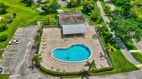 203 Ellesmere D Deerfield Beach FL 33442