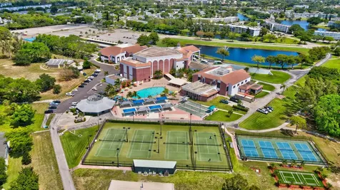 203 Ellesmere D Deerfield Beach FL 33442