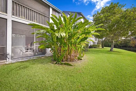 405 Harbour Pointe Way Greenacres FL 33413
