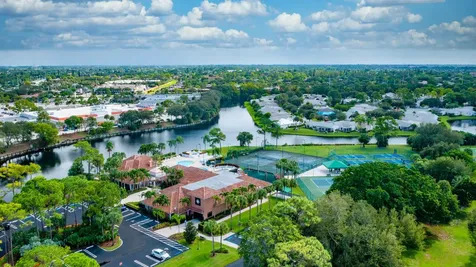 405 Harbour Pointe Way Greenacres FL 33413