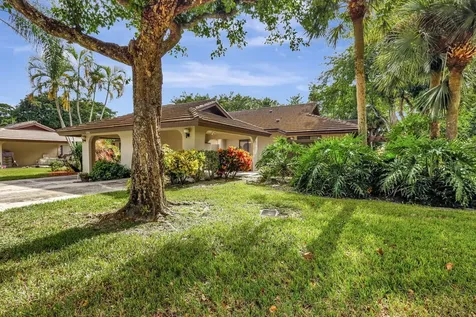 10088 Shadywood Place Boynton Beach FL 33437