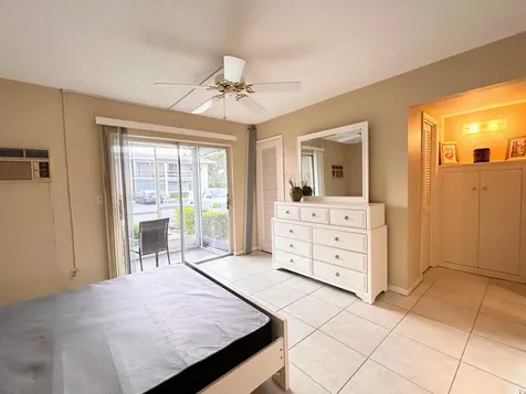 680 Horizons W Boynton Beach FL 33435
