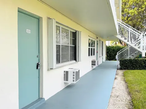 680 Horizons W Boynton Beach FL 33435