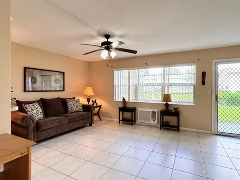 680 Horizons W Boynton Beach FL 33435