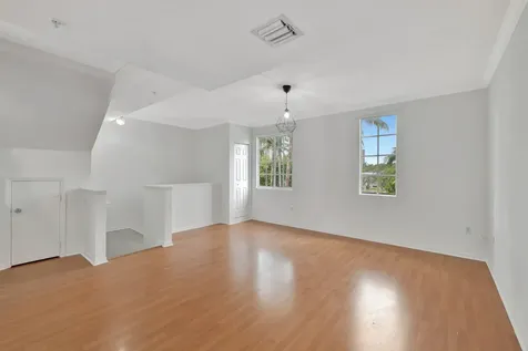2911 Ne 185th Street Aventura FL 33180