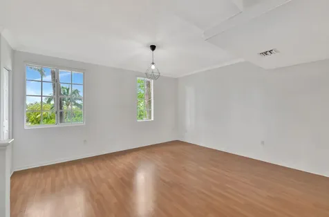 2911 Ne 185th Street Aventura FL 33180