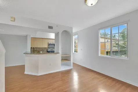 2911 Ne 185th Street Aventura FL 33180