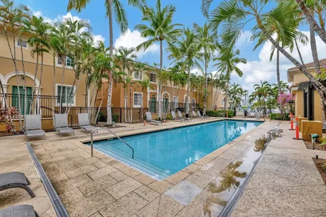 2911 Ne 185th Street Aventura FL 33180