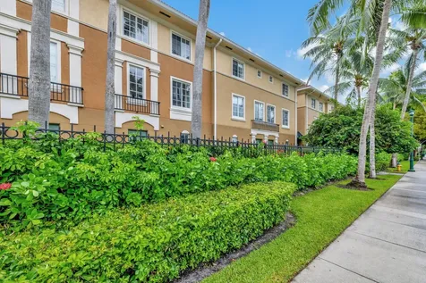 2911 Ne 185th Street Aventura FL 33180