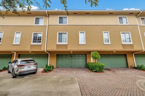 2911 Ne 185th Street Aventura FL 33180