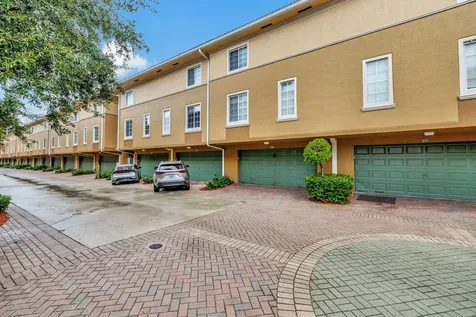 2911 Ne 185th Street Aventura FL 33180