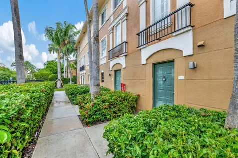 2911 Ne 185th Street Aventura FL 33180