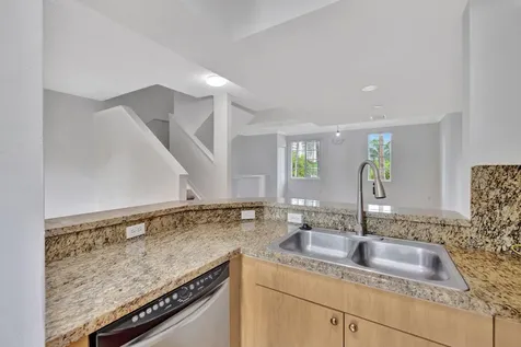 2911 Ne 185th Street Aventura FL 33180