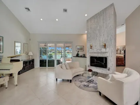 6806 Newport Lake Circle Boca Raton FL 33496
